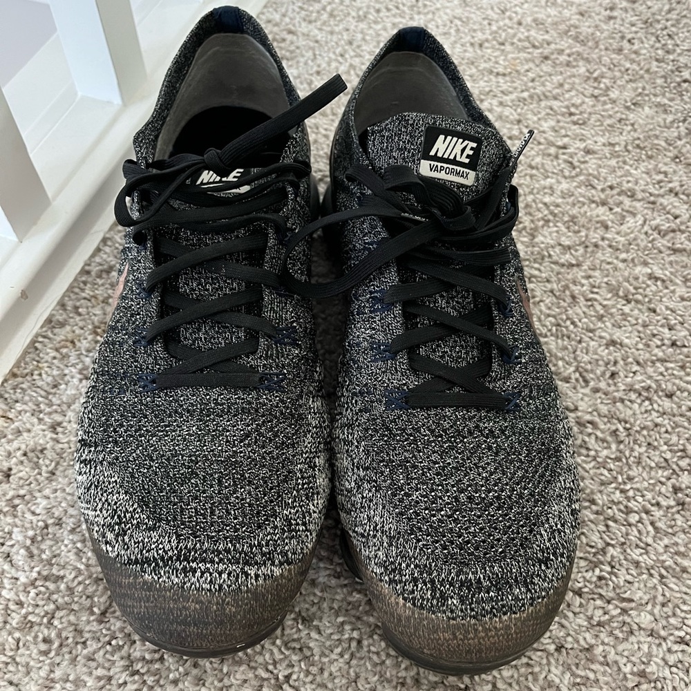 explorer dark vapormax